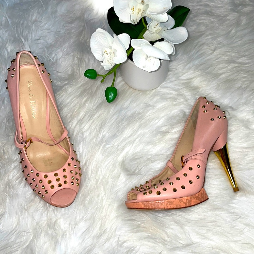 Pour La Victoire pink spiked platform peeptoe heels RARE